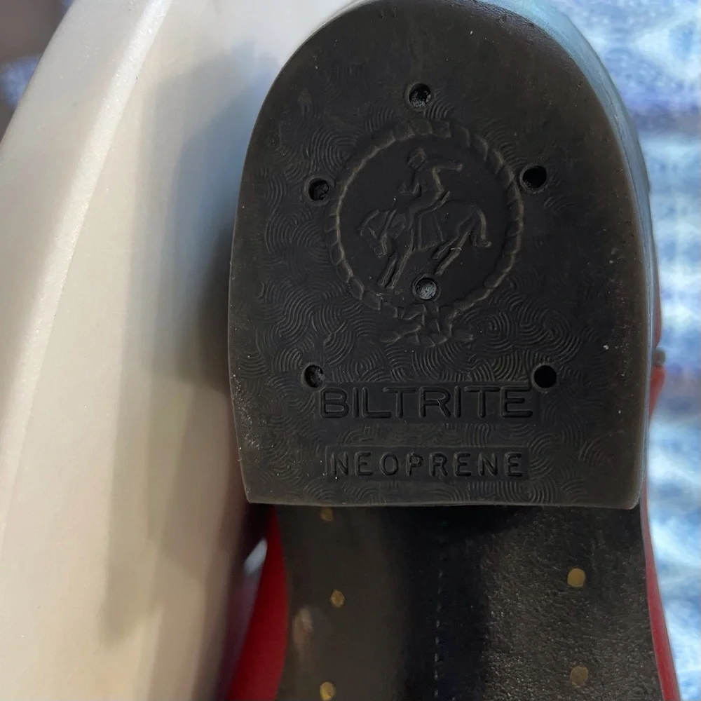 Handcrafted Leather Cowboy Boots with Overlay Details - Picture 13 of 13